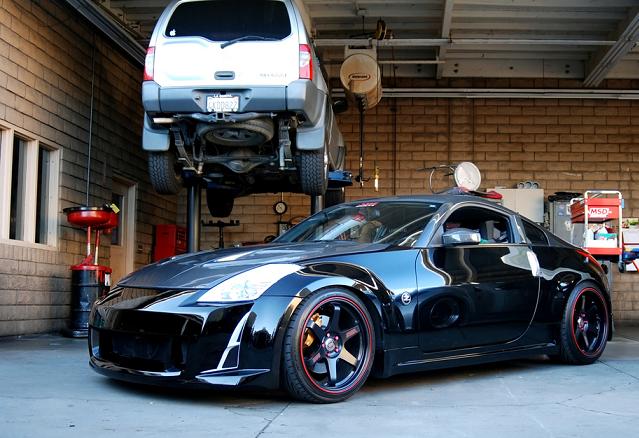 JSAI AERO Nissan 350Z Z33 Amuse style side skirts body kit upgrade, designed to enhance side profile styling and aerodynamic performance.