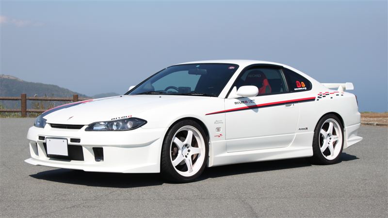 JSAI AERO Nissan S15 Silvia 200SX S-Tune style side skirts body kit upgrade, designed to enhance side profile styling and aerodynamic performance.