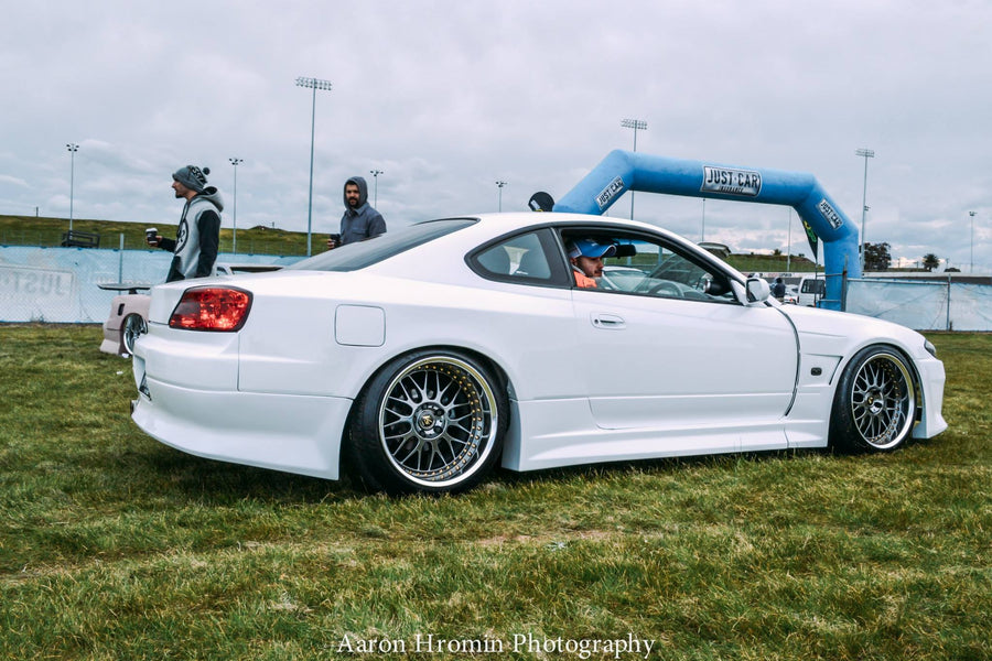 JSAI AERO Vertex Ridge style side skirts for Nissan S15 Silvia, premium aftermarket aero body kit component improving stance, airflow, and aggressive JDM build aesthetics.