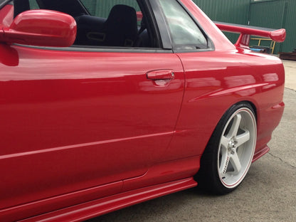 Nissan Skyline R34 fitted with JSAI Aero side skirt performance aero kit