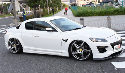 Mazda RX-8 at Stancenation 2016 Odaiba with hellaflush tsuraichi stance and JSAI Aero body kit white car