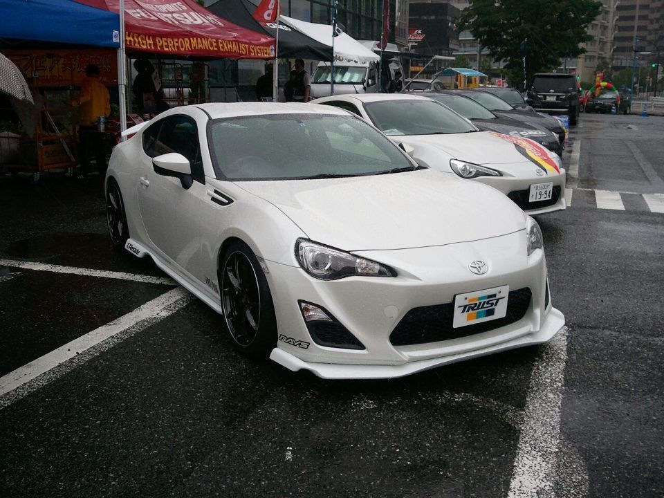 Toyota GT86 Subaru BRZ street aero kit by JSAI Aero installed aftermarket body kit street view
